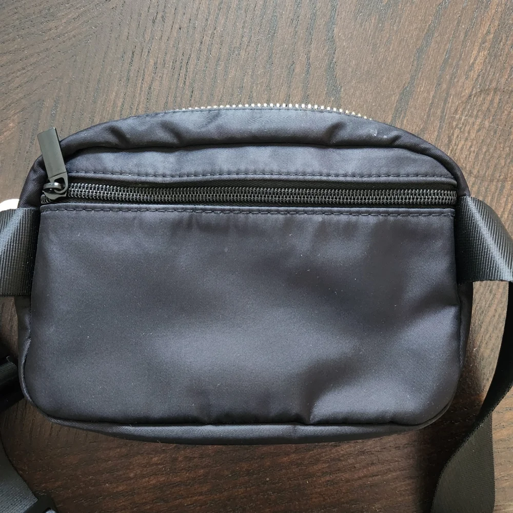 Leopard Minnie Mouse Black Crossbody Bag - Picture 7 of 7